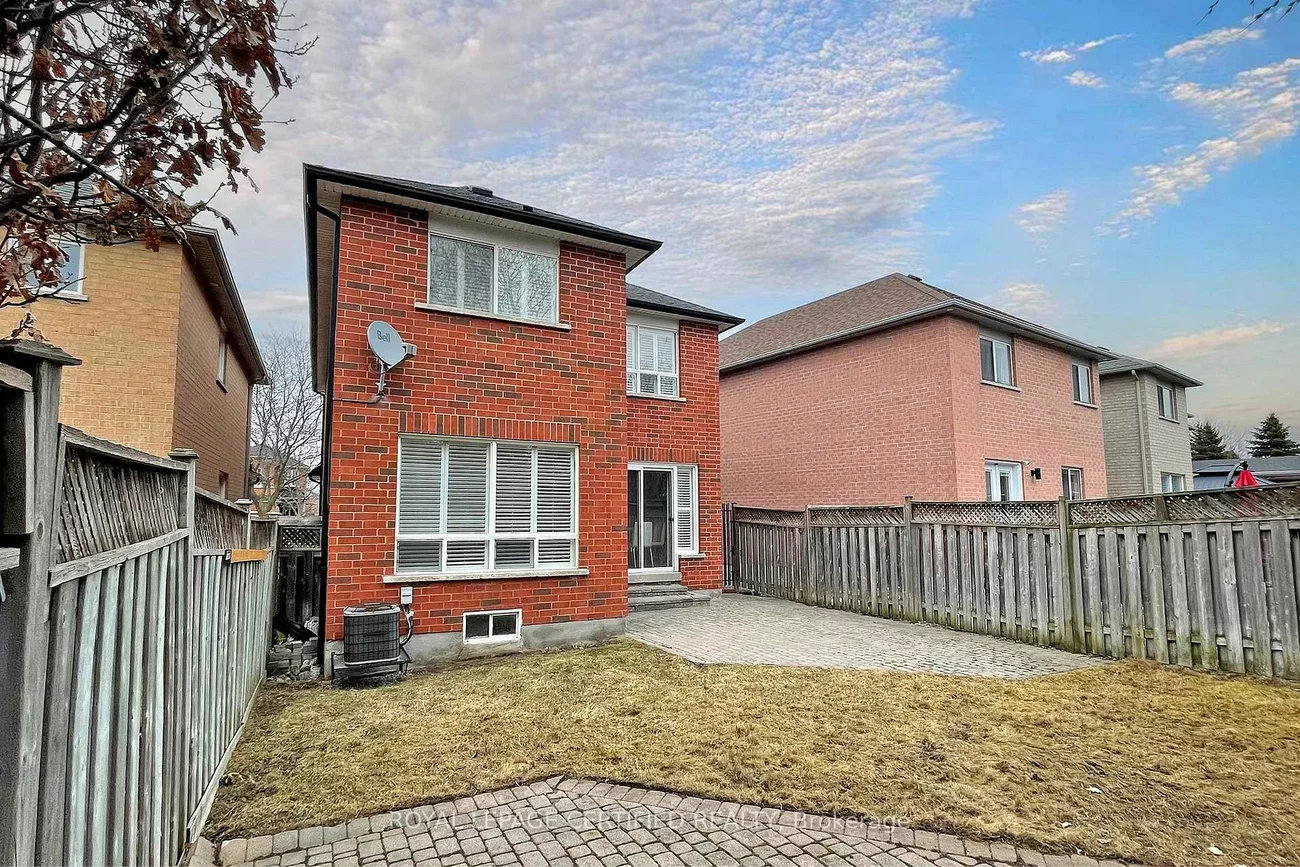 8, Grapevine, Bolton West, Caledon