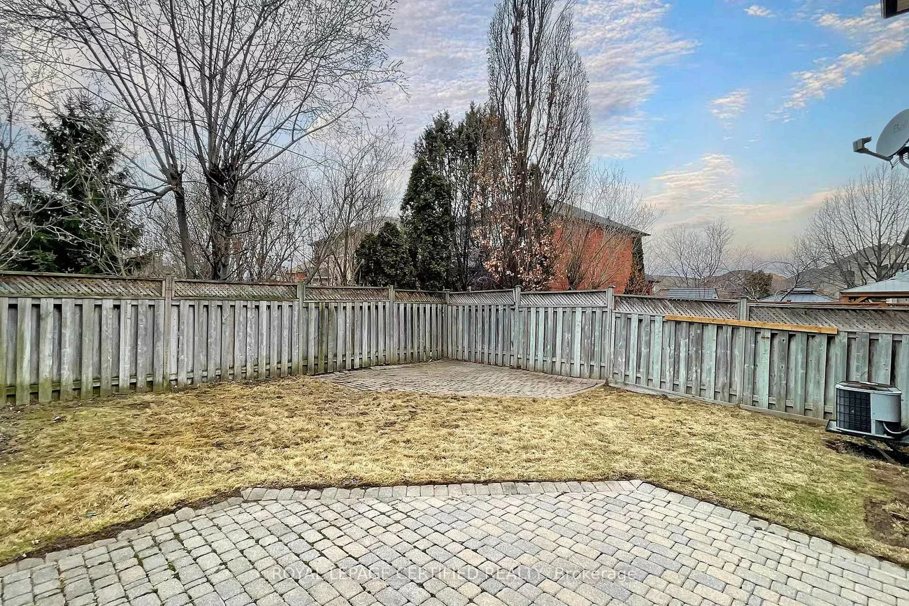 8, Grapevine, Bolton West, Caledon