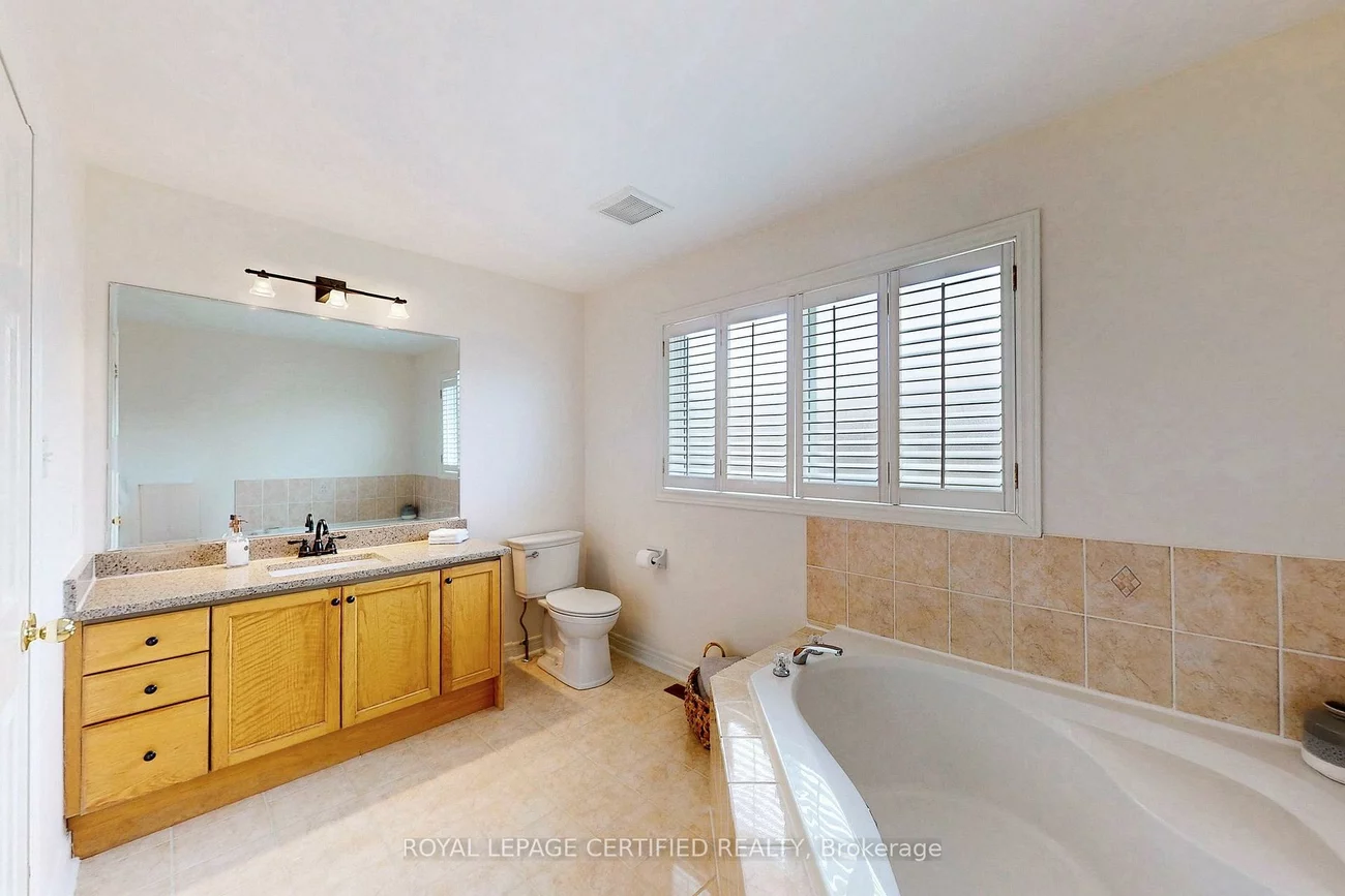 8, Grapevine, Bolton West, Caledon