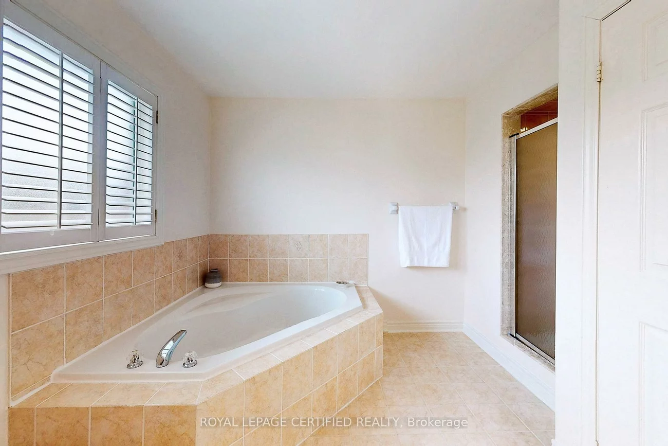 8, Grapevine, Bolton West, Caledon