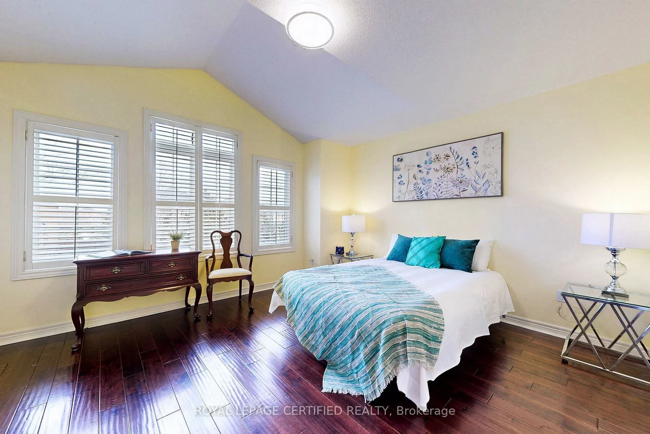 8, Grapevine, Bolton West, Caledon