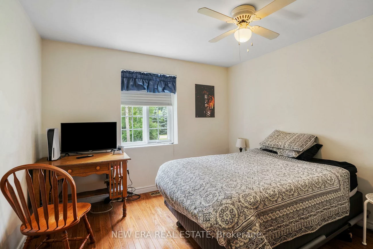 49, Credit, Cheltenham, Caledon