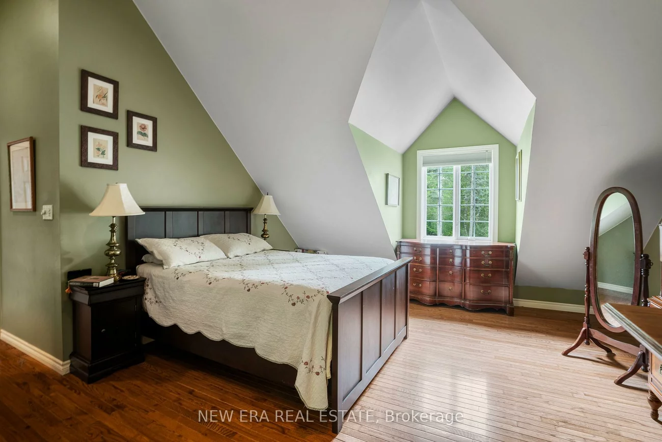 49, Credit, Cheltenham, Caledon