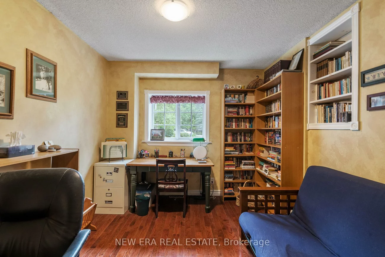 49, Credit, Cheltenham, Caledon