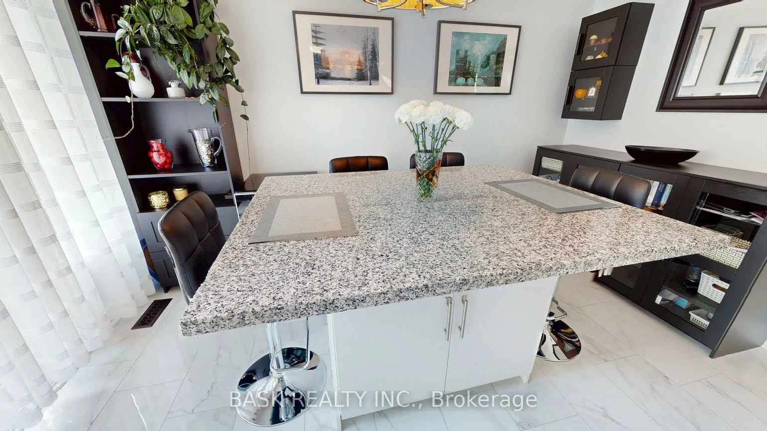 51, Harvest Moon, Bolton West, Caledon