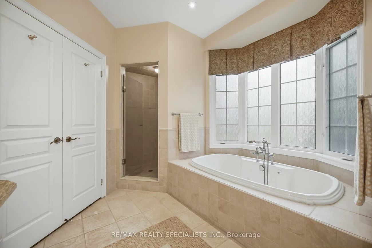 2, Valley Hill, Palgrave, Caledon