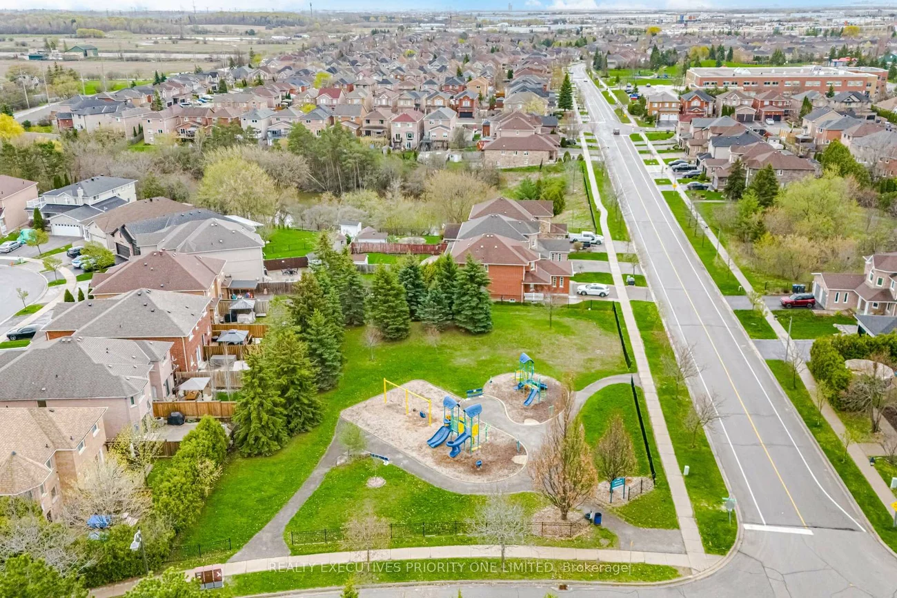 24, Archbury, Bolton East, Caledon