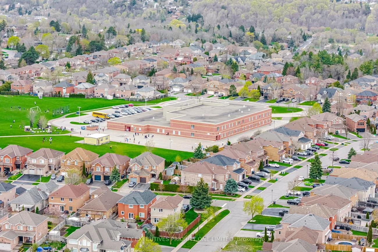24, Archbury, Bolton East, Caledon