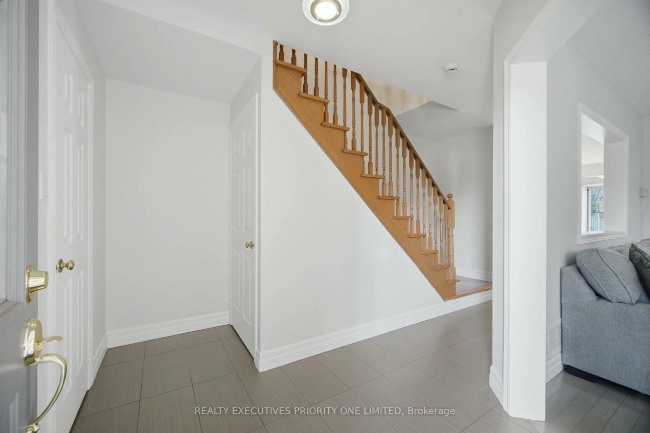24, Archbury, Bolton East, Caledon