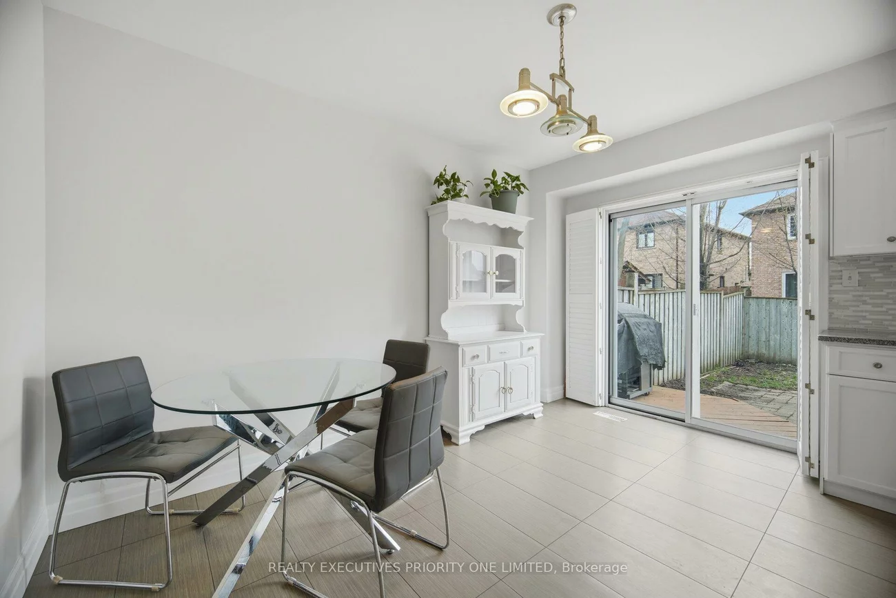 24, Archbury, Bolton East, Caledon