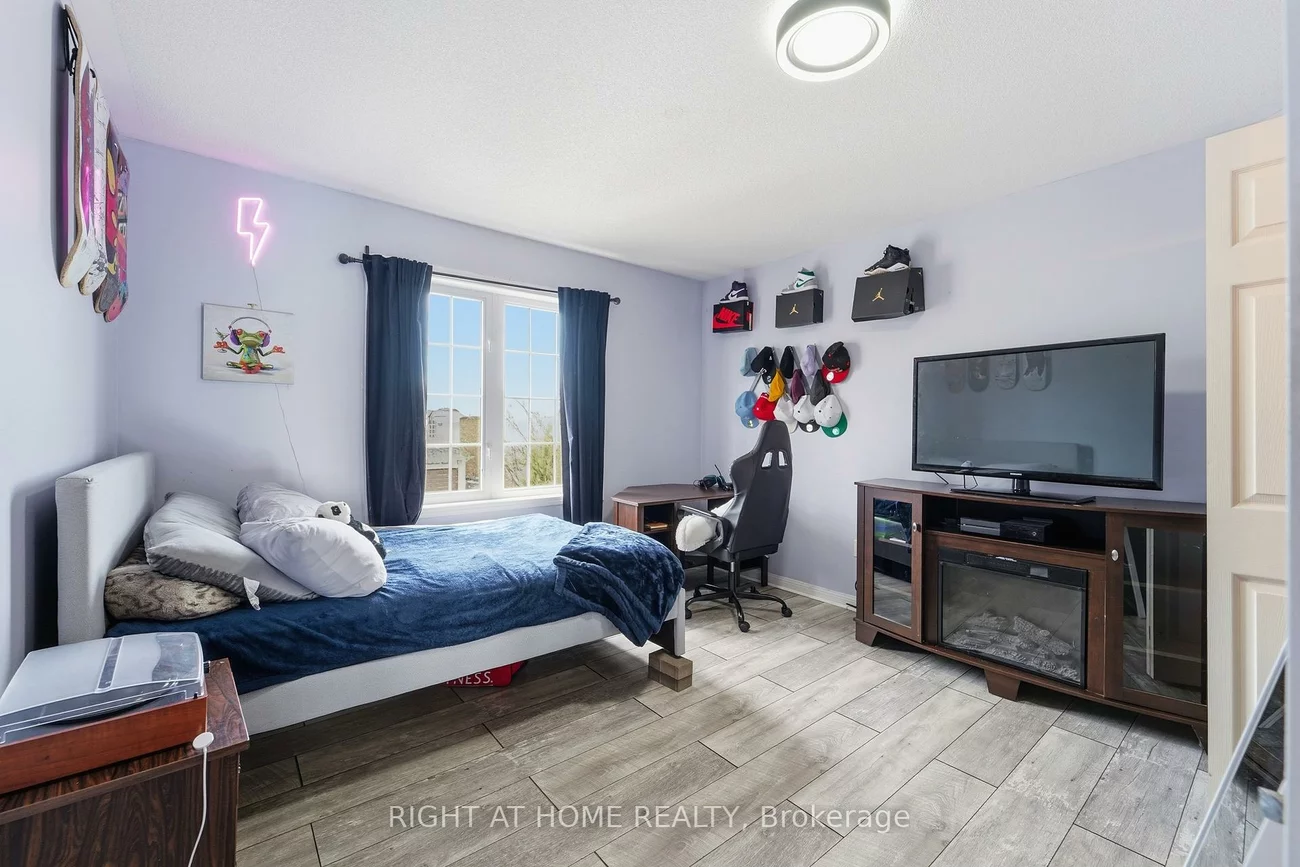 83, Headwater, Bolton West, Caledon
