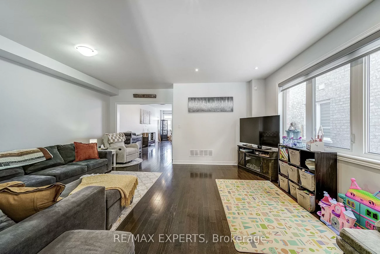 60, Humbershed, Bolton West, Caledon