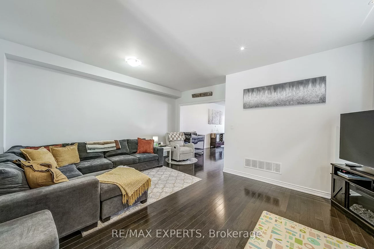 60, Humbershed, Bolton West, Caledon
