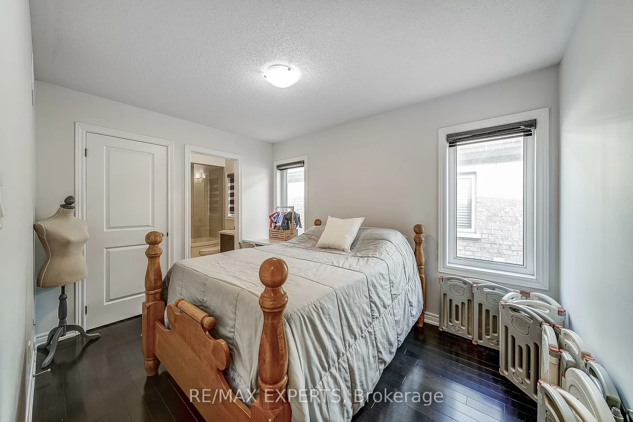 60, Humbershed, Bolton West, Caledon