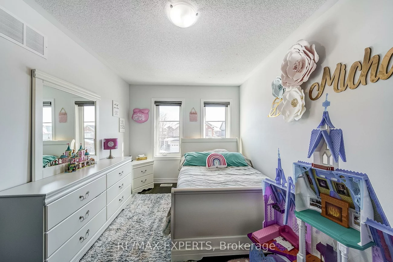60, Humbershed, Bolton West, Caledon