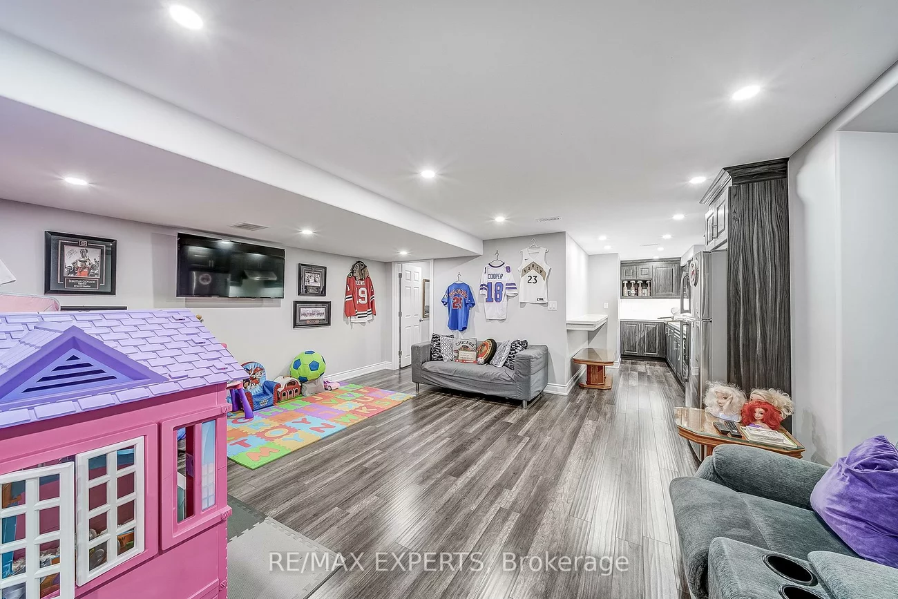 60, Humbershed, Bolton West, Caledon