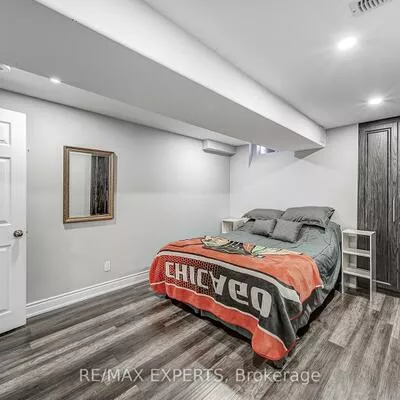 60, Humbershed, Bolton West, Caledon
