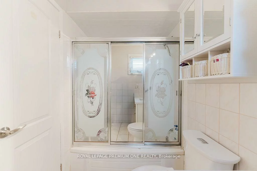 25, Sir Lancelot, Bolton East, Caledon