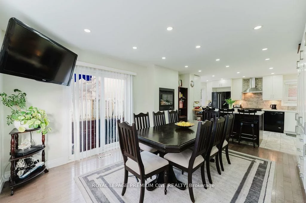 25, Sir Lancelot, Bolton East, Caledon