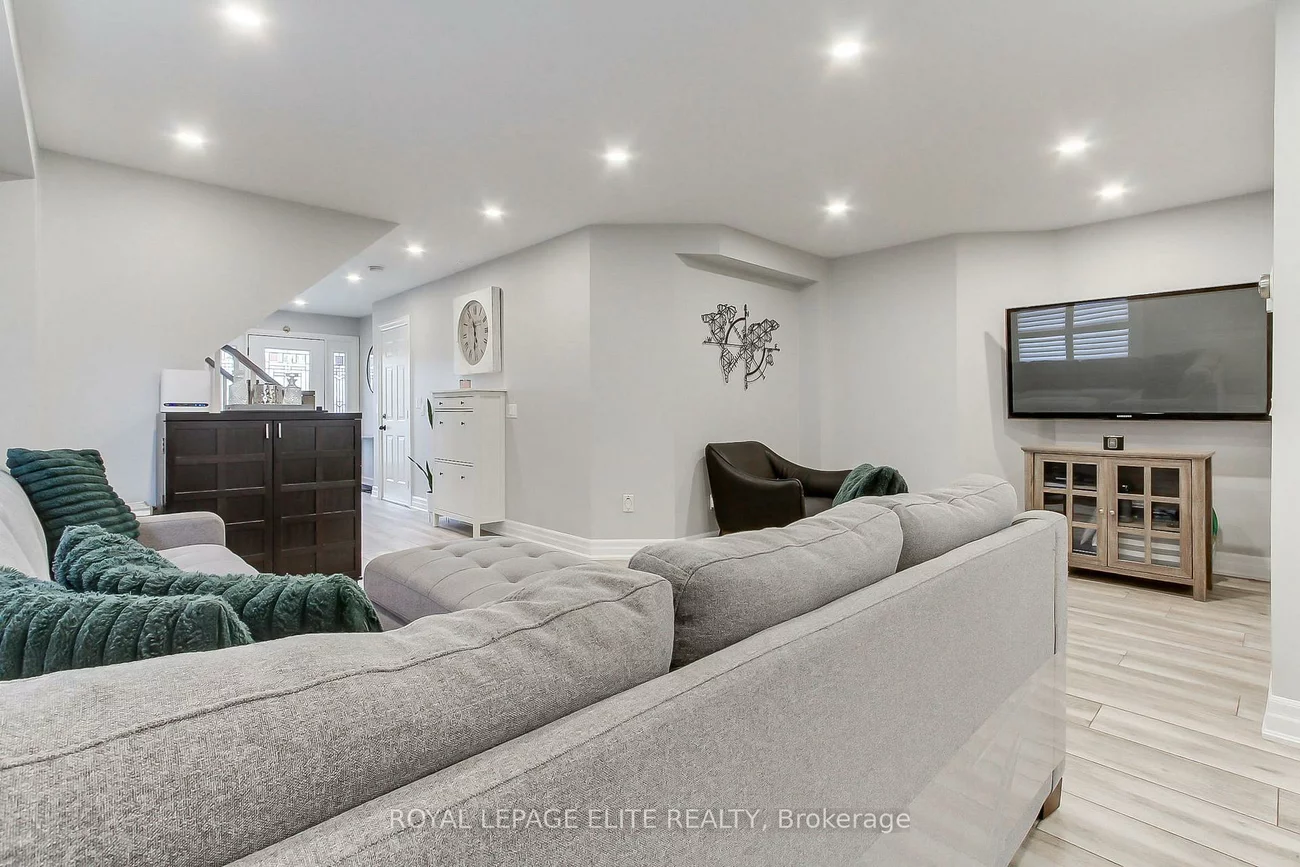 10, Stella, Bolton East, Caledon