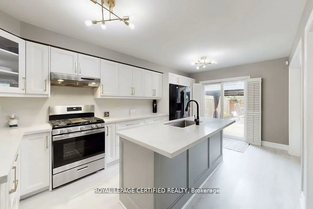 57, Humbershed, Bolton West, Caledon