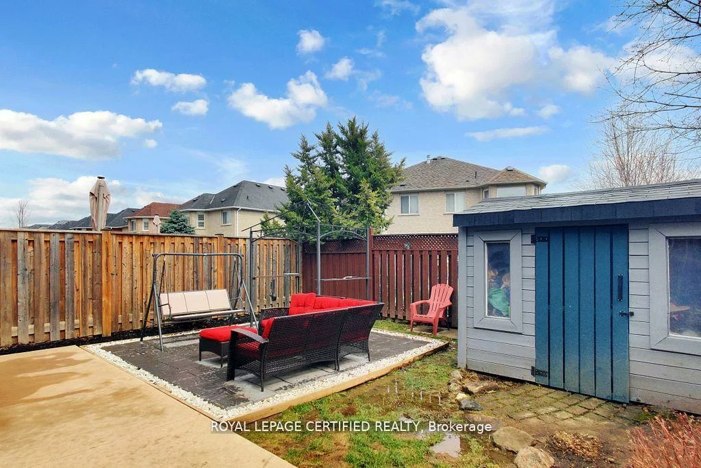 57, Humbershed, Bolton West, Caledon