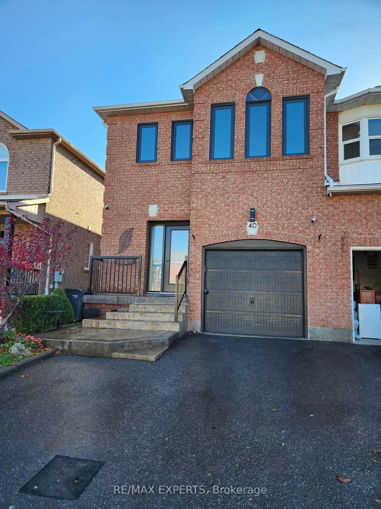 40, Waterbury, Bolton East, Caledon
