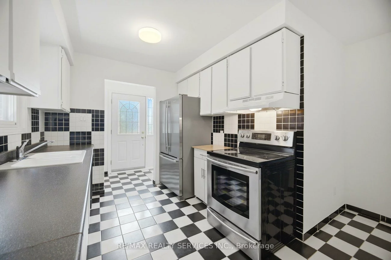 33, Hesp, Bolton West, Caledon