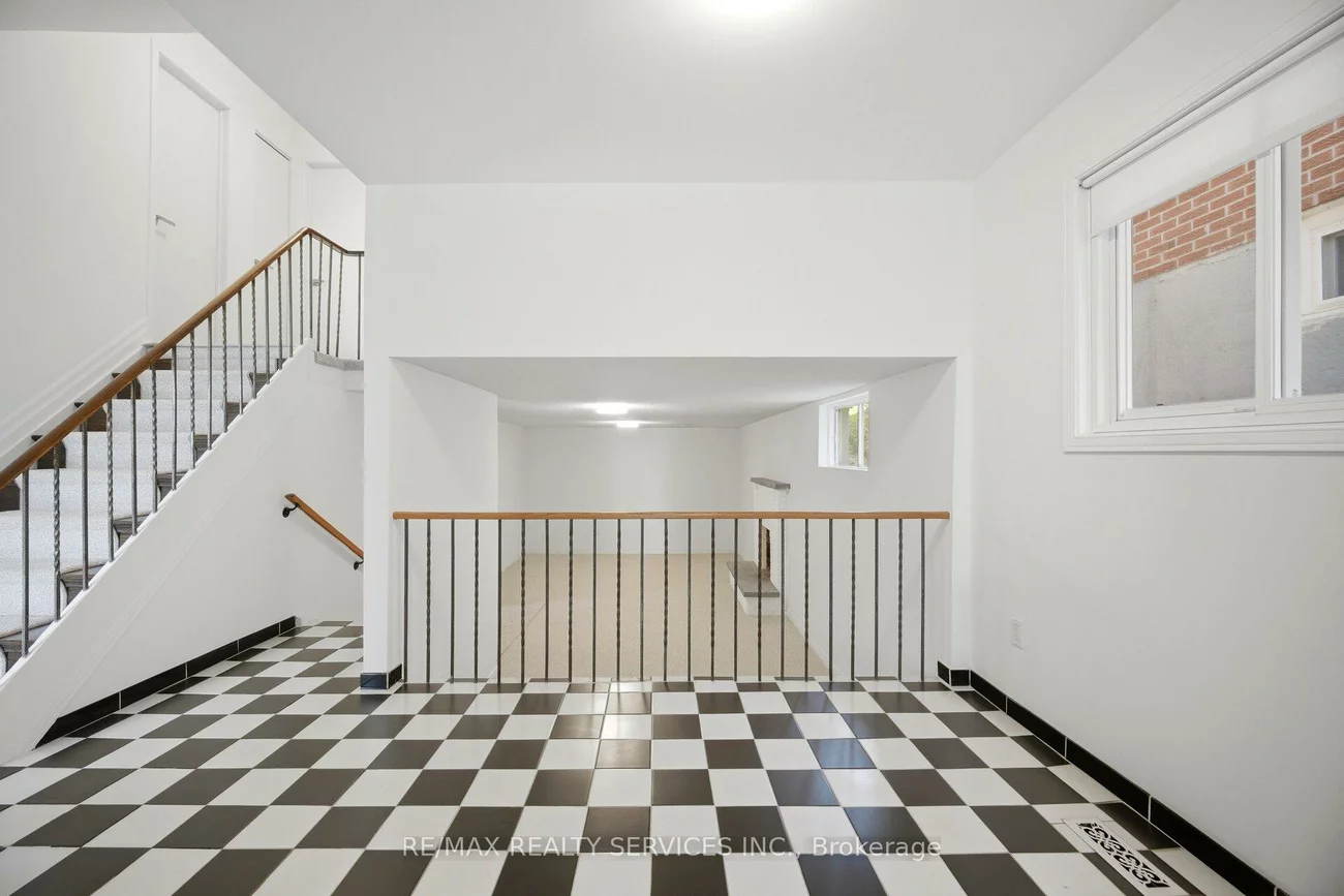 33, Hesp, Bolton West, Caledon