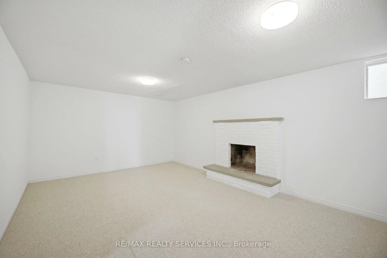 33, Hesp, Bolton West, Caledon