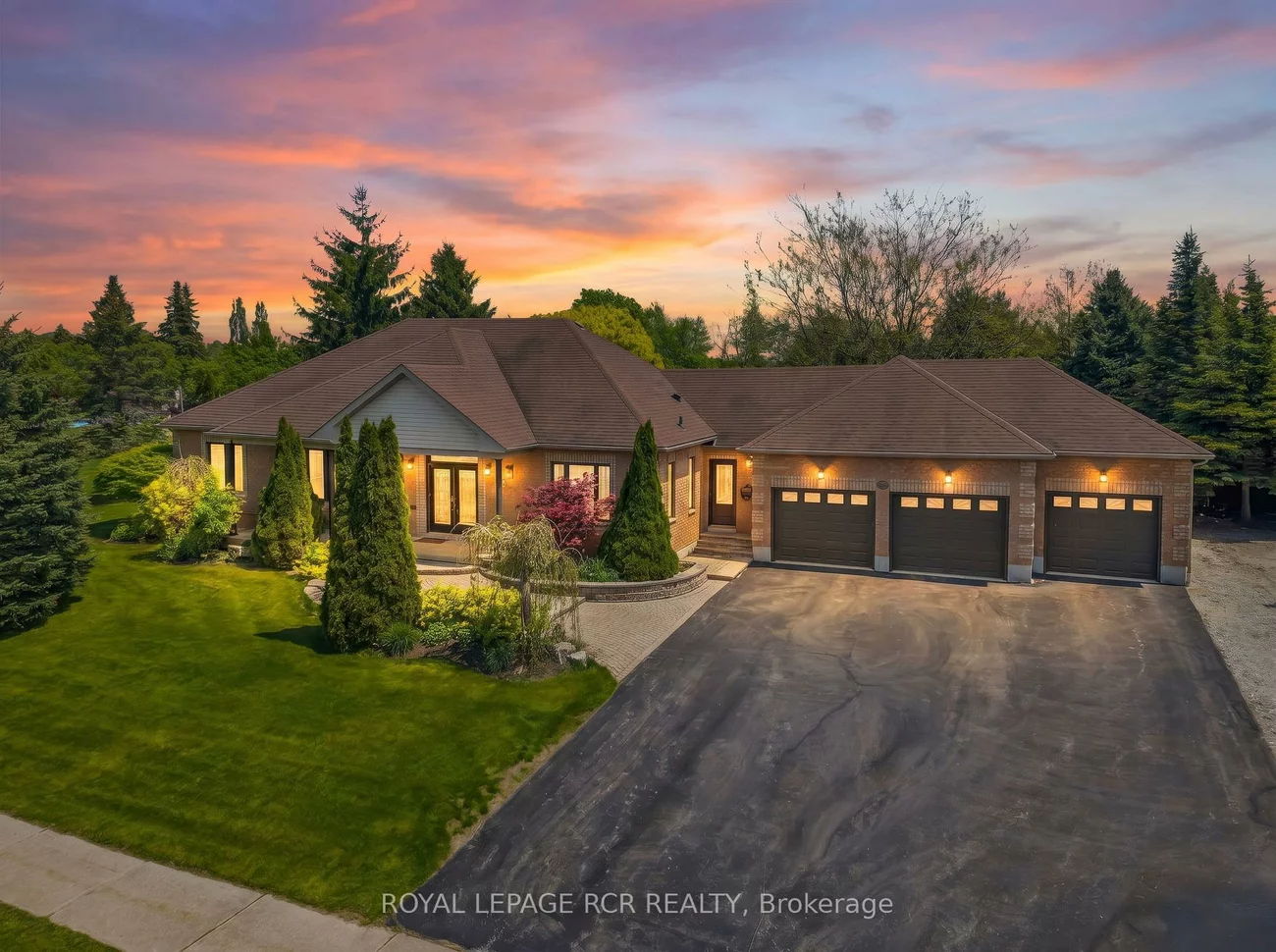5, Massari, Caledon Village, Caledon