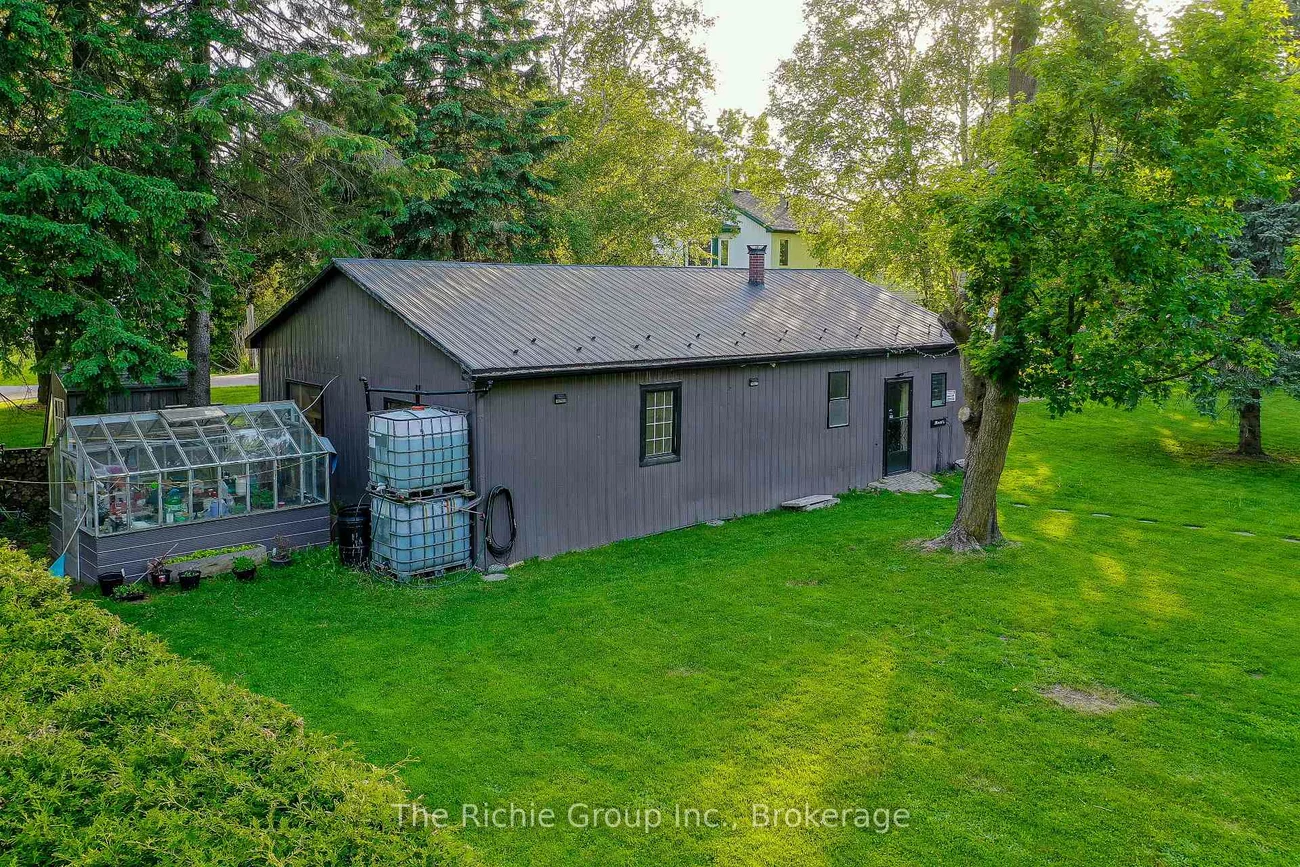 17, Travelled, Caledon Village, Caledon
