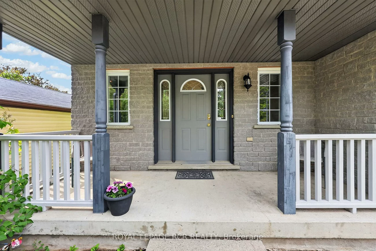 1552, Queen, Alton, Caledon