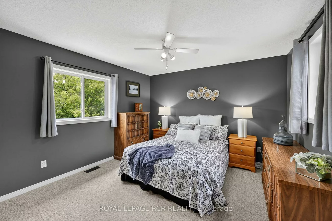 1552, Queen, Alton, Caledon