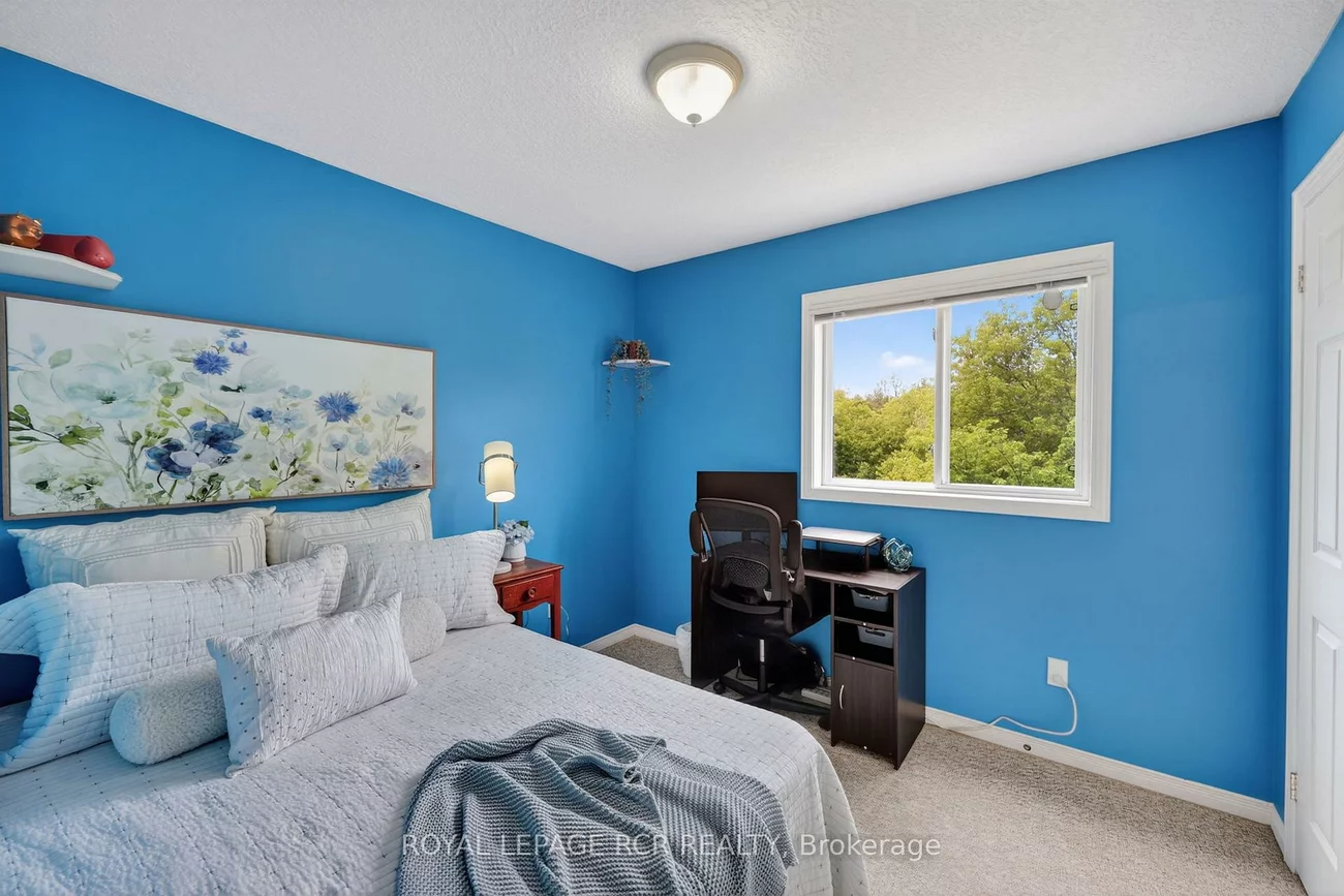 1552, Queen, Alton, Caledon
