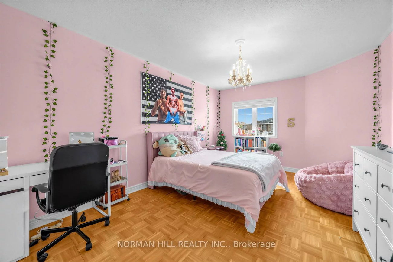 93, Humbershed, Bolton West, Caledon