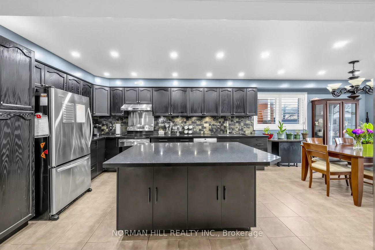 93, Humbershed, Bolton West, Caledon