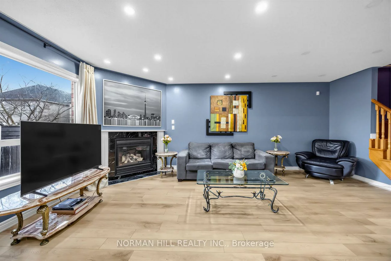 93, Humbershed, Bolton West, Caledon