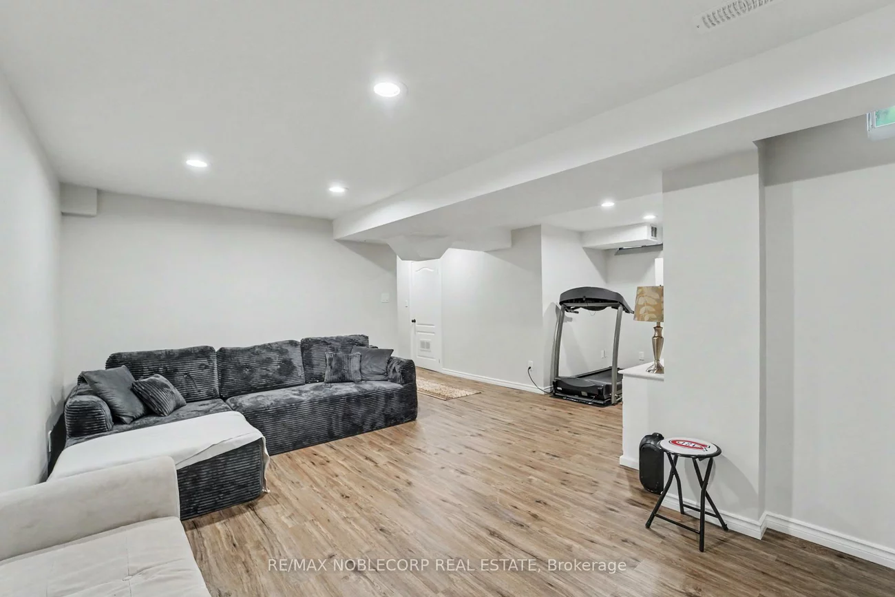 12, Waterbury, Bolton East, Caledon