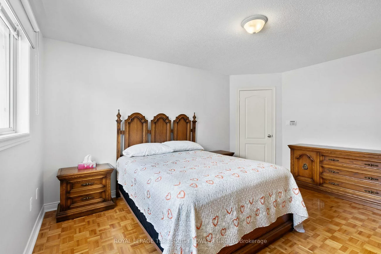 13, Liptay, Bolton East, Caledon