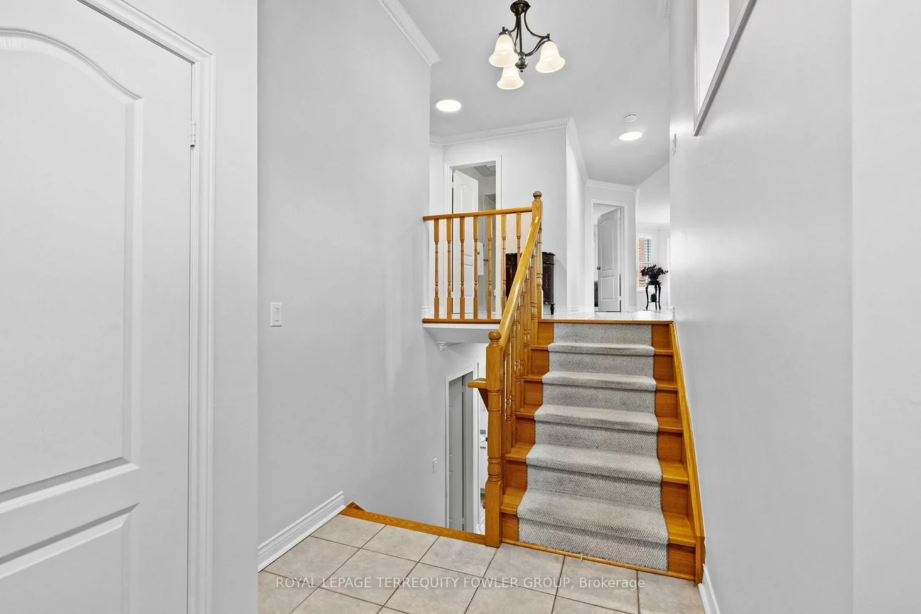 13, Liptay, Bolton East, Caledon