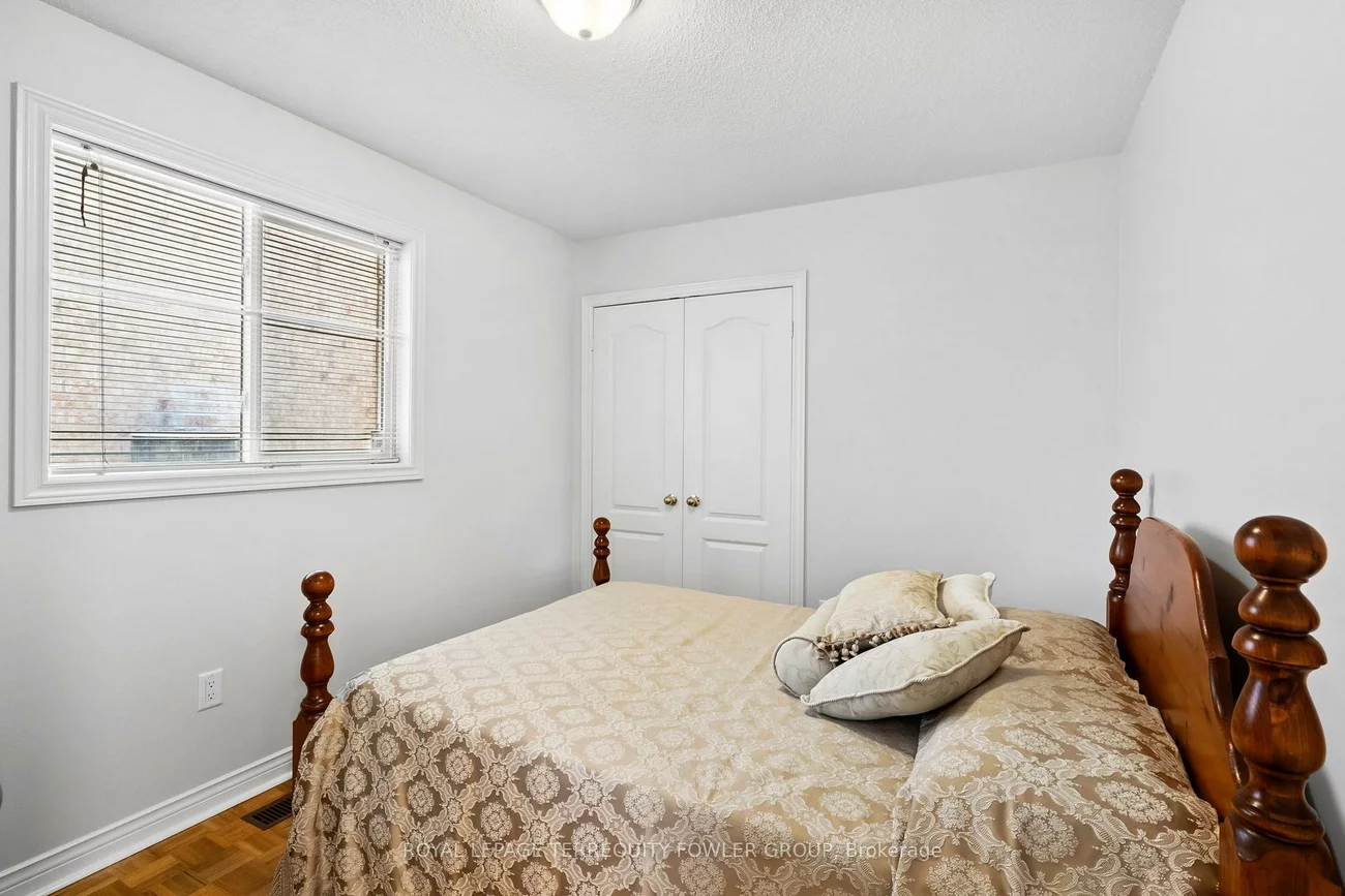 13, Liptay, Bolton East, Caledon