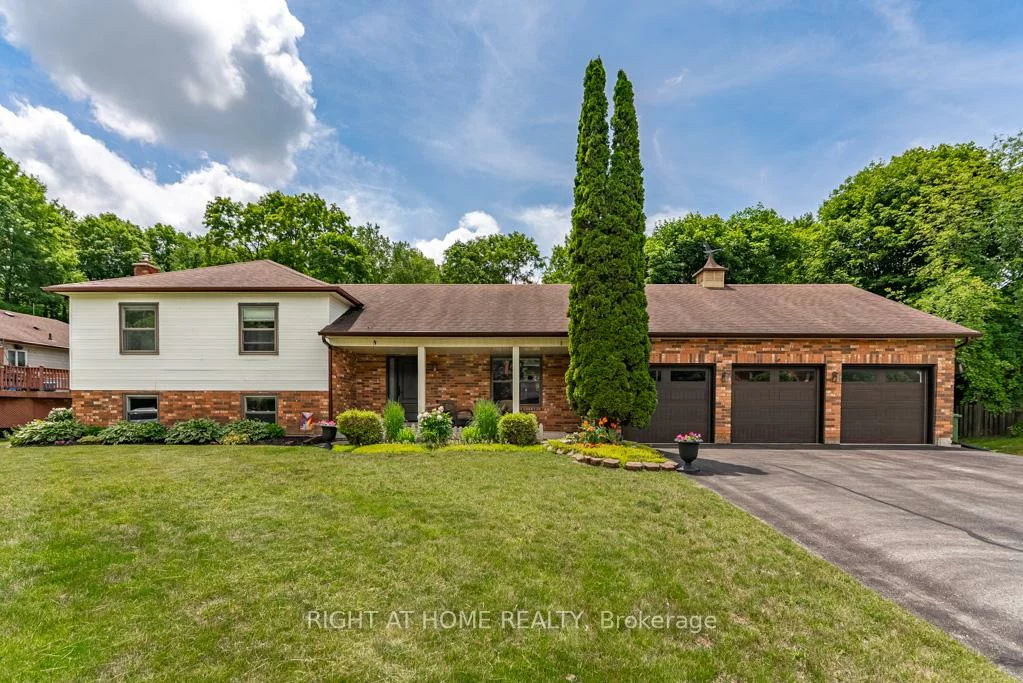 16, Snowberry, Caledon Village, Caledon