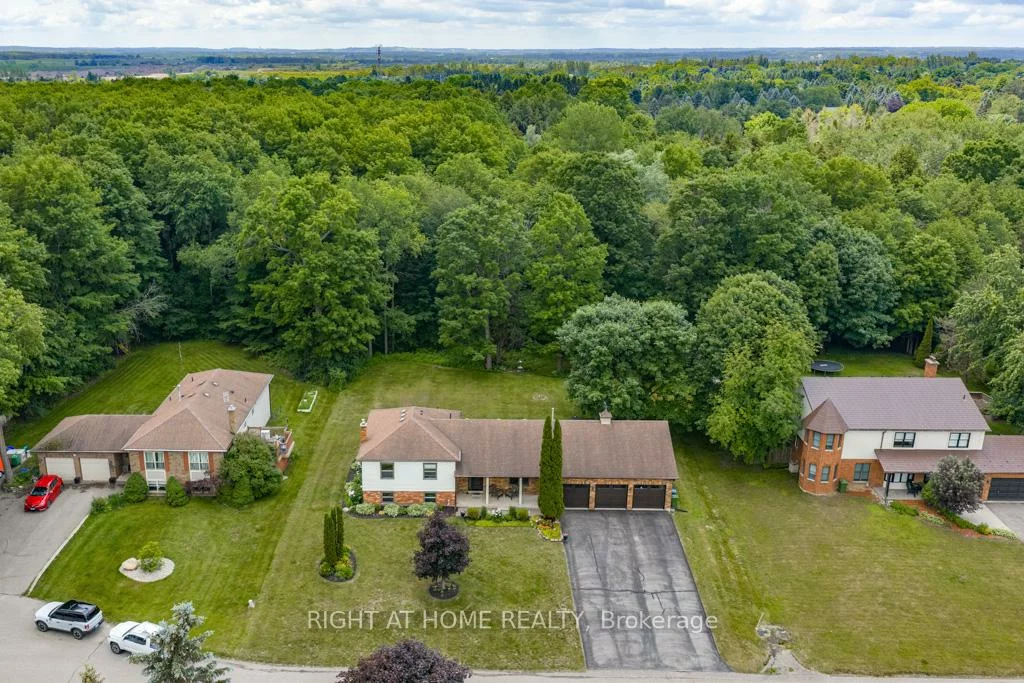 16, Snowberry, Caledon Village, Caledon