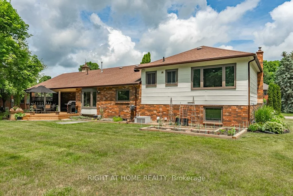 16, Snowberry, Caledon Village, Caledon
