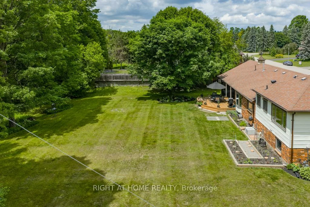 16, Snowberry, Caledon Village, Caledon