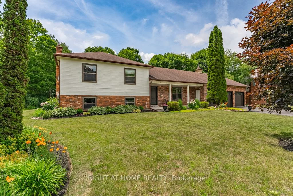 16, Snowberry, Caledon Village, Caledon