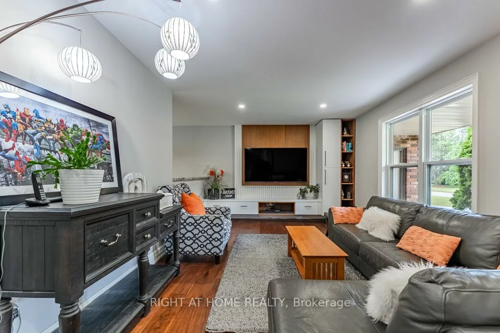 16, Snowberry, Caledon Village, Caledon