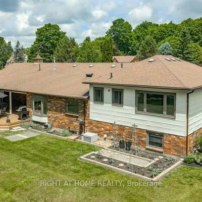 16, Snowberry, Caledon Village, Caledon