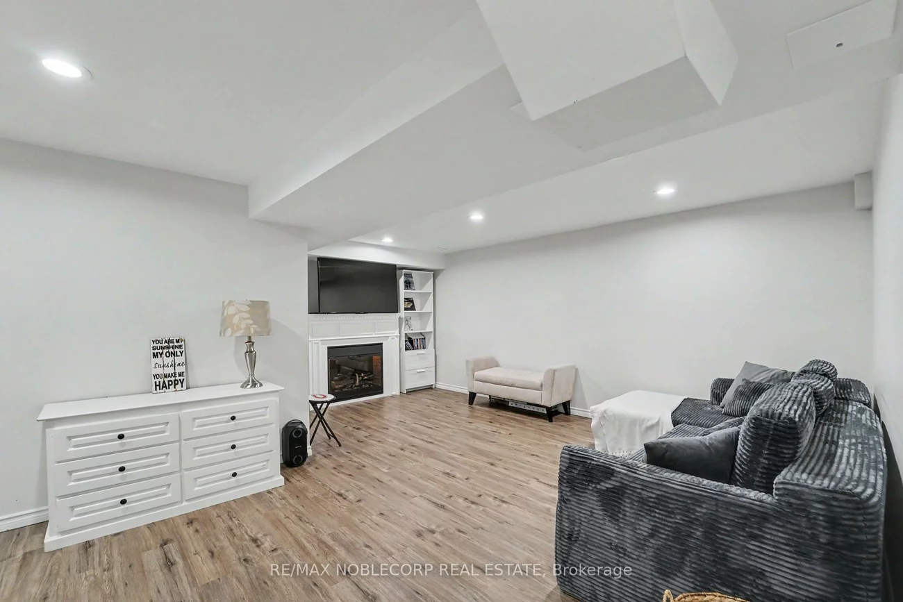 12, Waterbury, Bolton East, Caledon
